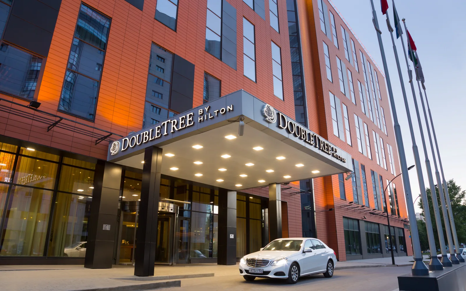 Фасад DoubleTree by Hilton Новосибирск